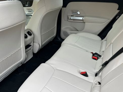 Certified 2025 Mercedes-Benz GLB 250 image 11