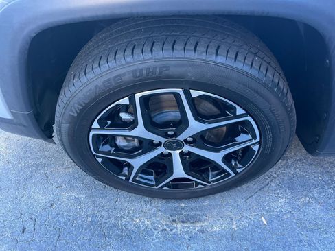 Used 2025 Jeep Compass Limited image 24