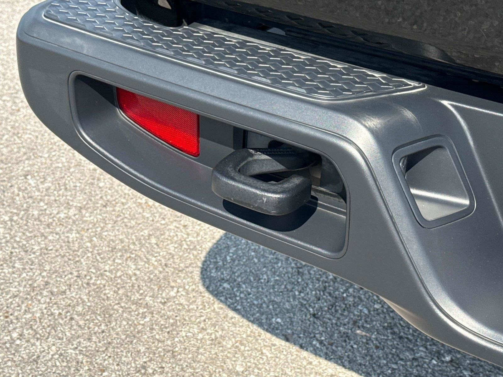 Certified 2023 Jeep Gladiator Sport AWD/4WD image 12