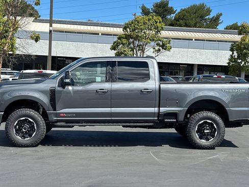 New 2026 Ford F350 Platinum w/ Tremor Off-Road Package AWD/4WD image 7