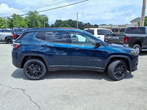 New 2026 Jeep Compass Latitude AWD/4WD image 3