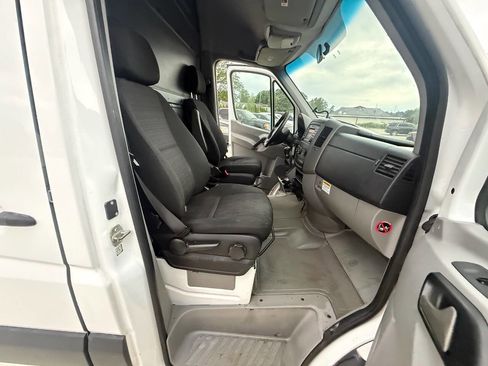Used 2018 Mercedes-Benz Sprinter 2500 image 20