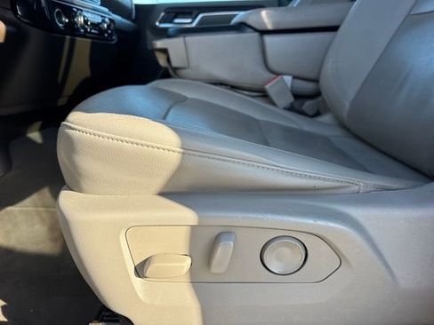 Used 2024 GMC Sierra 1500 SLT image 12