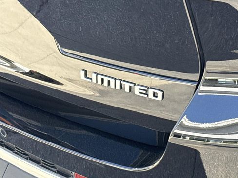 Used 2024 Jeep Grand Cherokee L Limited w/ Luxury Tech Group II AWD/4WD image 31