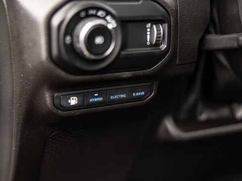 Used 2023 Jeep Wrangler Unlimited Sahara AWD/4WD image 21