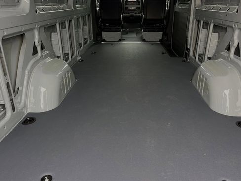 Used 2024 Mercedes-Benz Sprinter 2500 image 14