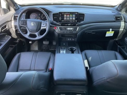 Used 2025 Honda Ridgeline TrailSport image 10