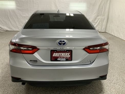 Used 2022 Toyota Camry LE w/ Cold Weather Package FWD image 5