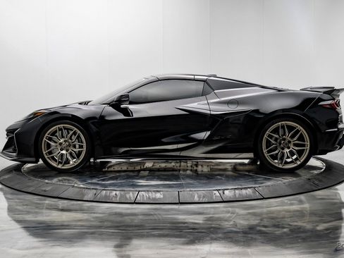 Used 2023 Chevrolet Corvette Z06 image 8