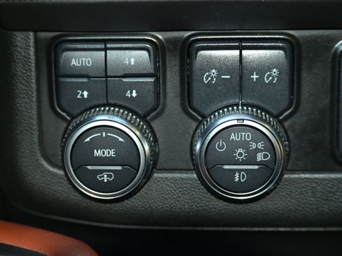 Used 2023 GMC Yukon XL Denali Ultimate image 30