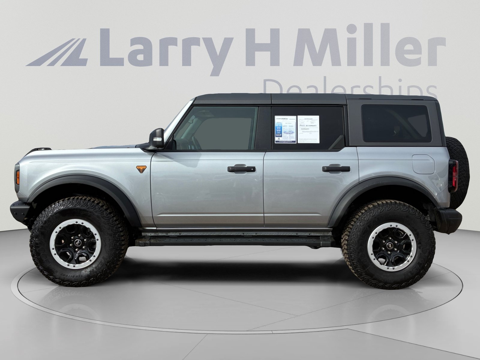 Used 2024 Ford Bronco Badlands AWD/4WD image 2