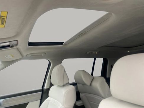 Used 2025 Hyundai Santa Fe Calligraphy image 13