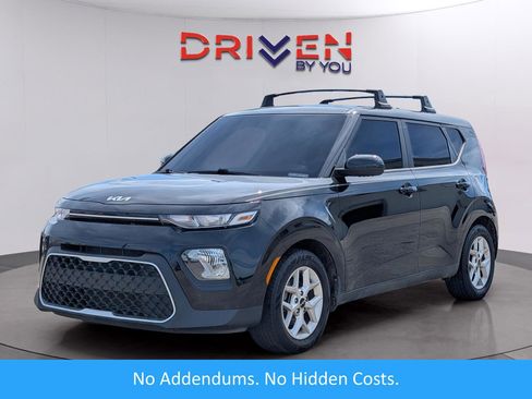Used 2022 Kia Soul LX w/ Technology Package image 1