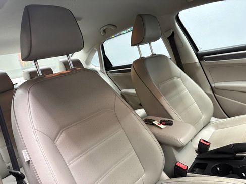 Used 2017 Volkswagen Passat 1.8T R-Line image 61