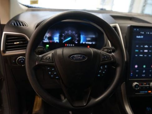 Certified 2022 Ford Edge SE image 21