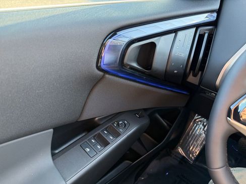 Certified 2025 BMW X3 xDrive30i w/ Premium Package image 28