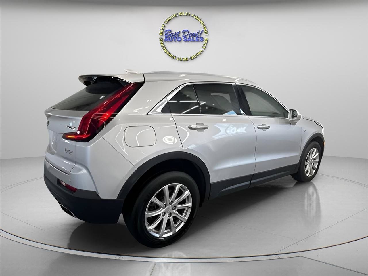 Used 2020 Cadillac XT4 Luxury w/ Cold Weather Package AWD/4WD image 5