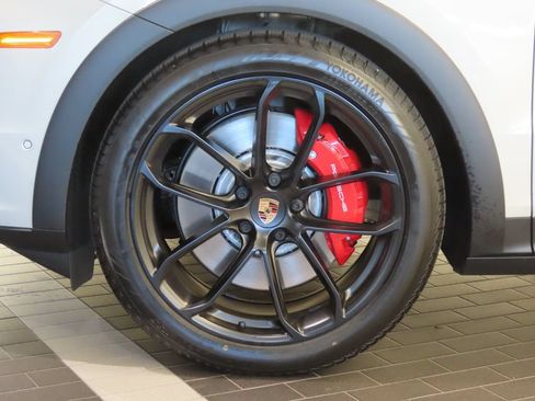 Certified 2026 Porsche Cayenne GTS AWD/4WD image 11