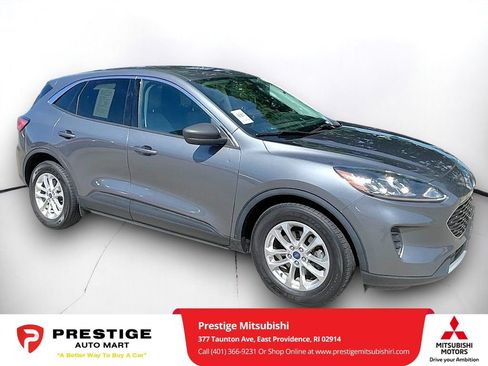 Used 2022 Ford Escape SE w/ Cold Weather Package FWD image 1