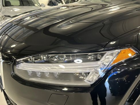 Certified 2023 Volvo XC90 T8 Ultimate w/ Protection Package Premier image 7
