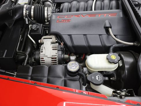 Used 2007 Chevrolet Corvette Coupe w/ Preferred Equipment Group RWD image 12