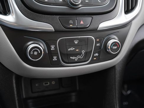 Used 2022 Chevrolet Equinox LS AWD/4WD image 32