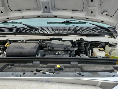 Used 2022 Ford E-450 and Econoline 450 Super Duty RWD image 11