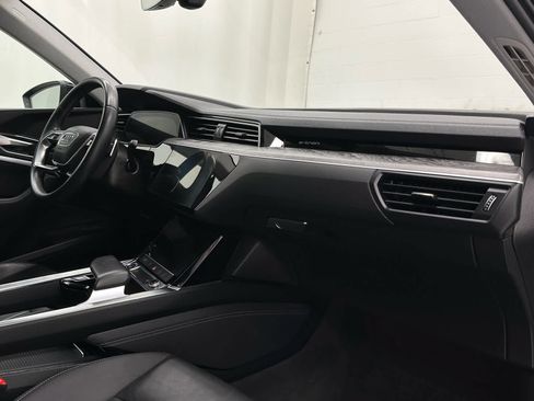 Used 2023 Audi e-tron Premium AWD/4WD image 17