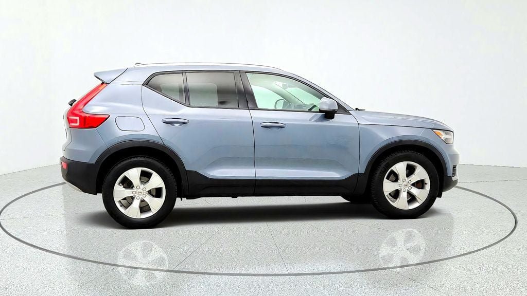 Used 2020 Volvo XC40 T5 Momentum AWD/4WD image 4