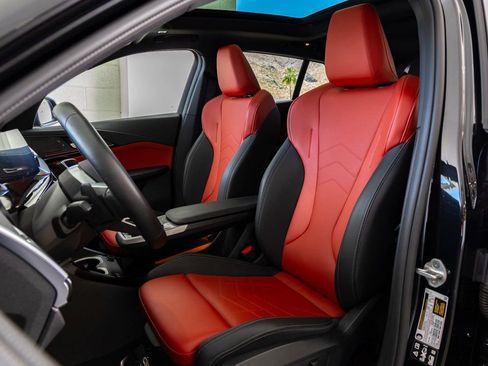 Certified 2025 BMW X2 xDrive28i w/ M Sport Package image 18