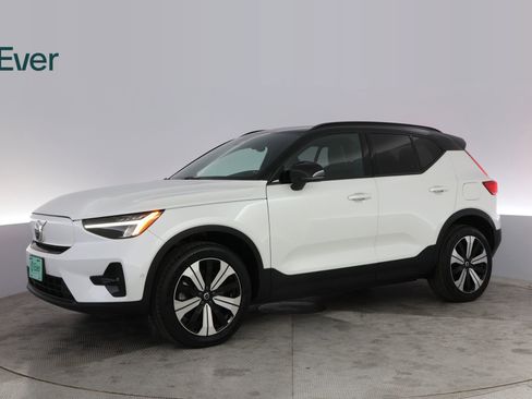 Used 2023 Volvo XC40 Recharge Plus AWD/4WD image 18