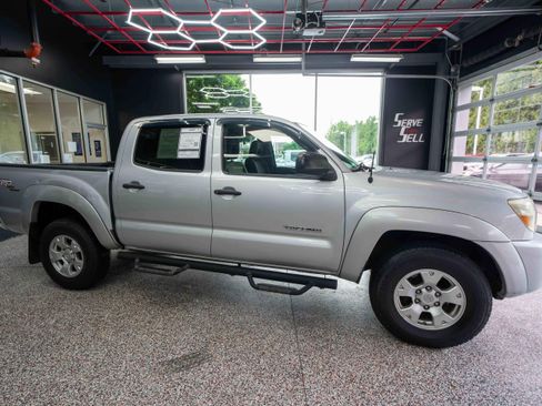 Used 2007 Toyota Tacoma PreRunner RWD image 5