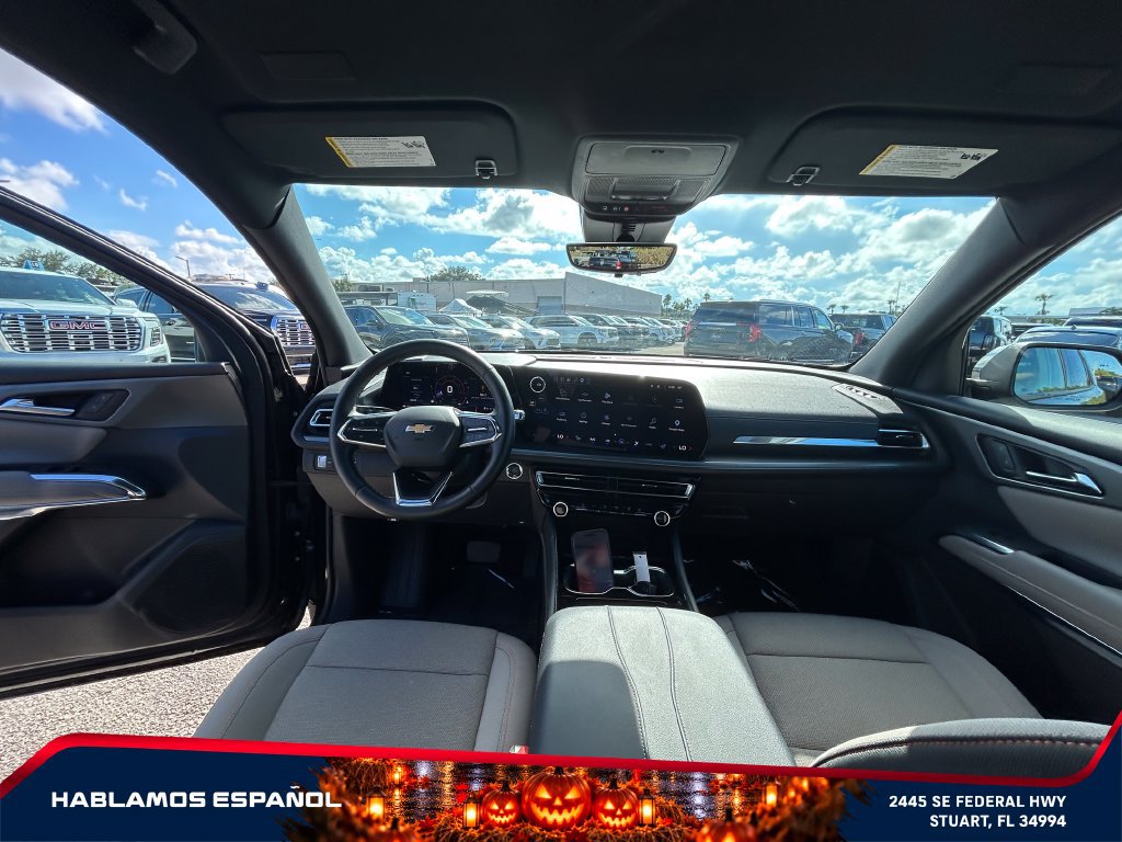 Used 2026 Chevrolet Traverse LT w/ Driver Confidence Package FWD image 32