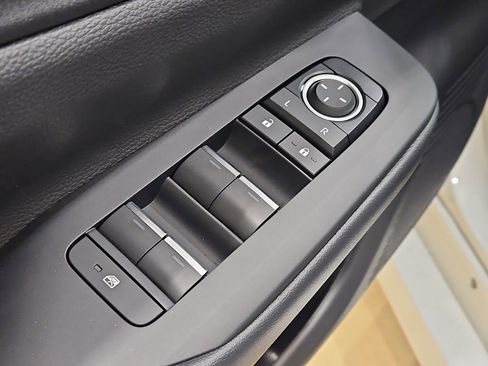 New 2026 Toyota Prius Plug-In Hybrid FWD image 16