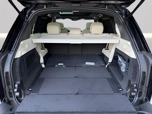 New 2026 Land Rover Range Rover Long Wheelbase SE AWD/4WD image 34
