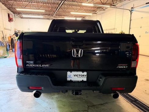 Used 2022 Honda Ridgeline Sport image 9