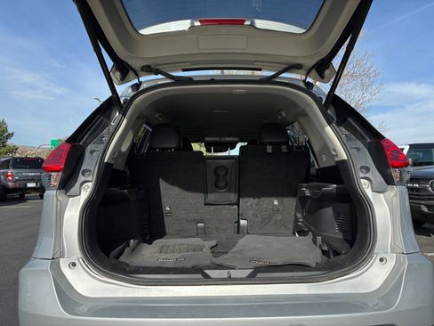 Used 2018 Nissan Rogue SL FWD image 32