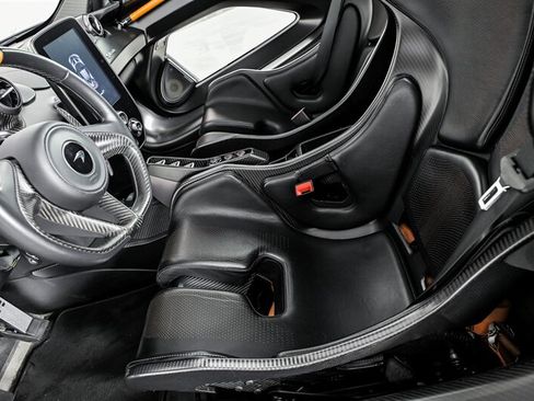 Used 2019 McLaren Senna RWD image 28