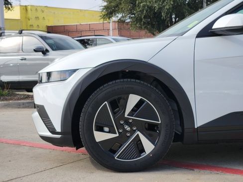 Certified 2025 Hyundai Ioniq 5 SEL image 10