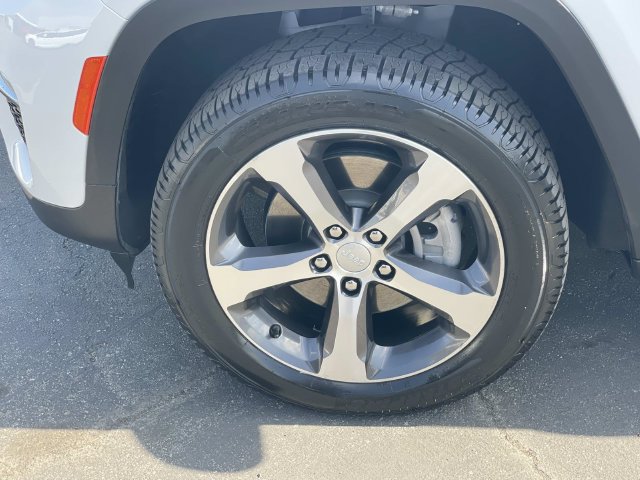 Used 2023 Jeep Grand Cherokee 4WD 4xe image 39