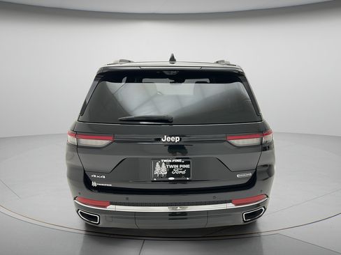 Used 2025 Jeep Grand Cherokee Overland w/ Luxury Tech Group IV AWD/4WD image 7