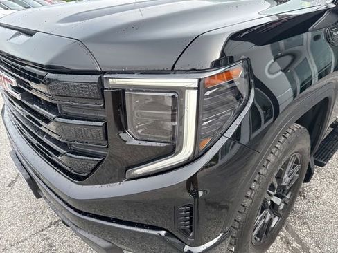 Used 2023 GMC Sierra 1500 Elevation AWD/4WD image 15
