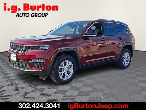 Used 2023 Jeep Grand Cherokee Limited image 3