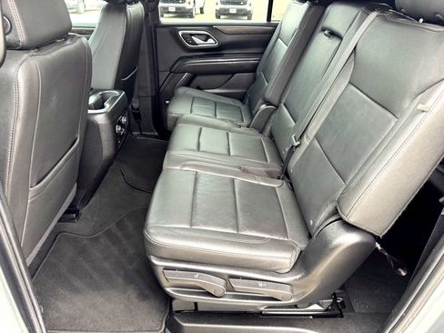 Used 2024 Chevrolet Suburban LT image 19