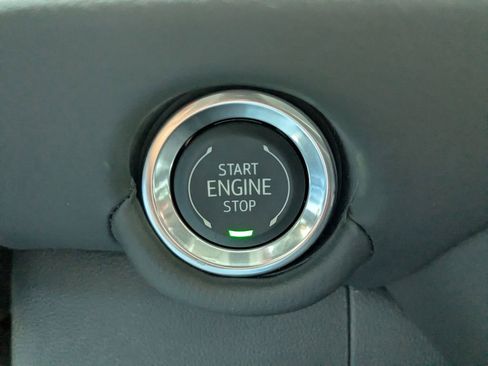 New 2025 Chevrolet Suburban High Country image 32