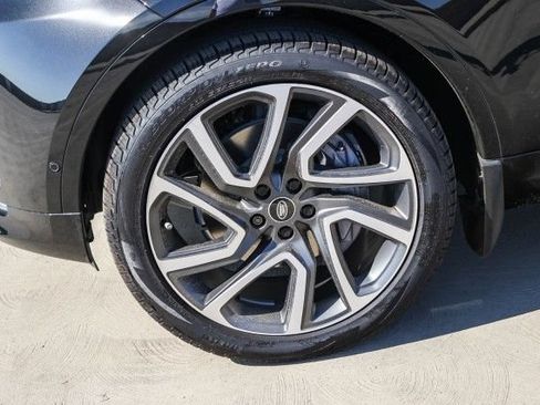 Used 2025 Land Rover Discovery Dynamic SE AWD/4WD image 10