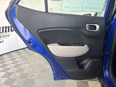 Used 2023 Hyundai Venue SEL FWD image 20