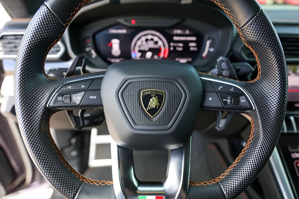 Used 2020 Lamborghini Urus AWD/4WD image 12