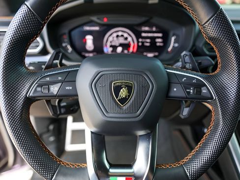 Used 2020 Lamborghini Urus AWD/4WD image 12