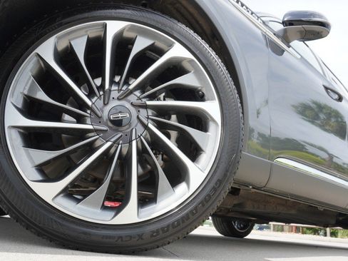Used 2023 Lincoln Aviator Reserve w/ Equipment Group 201A AWD/4WD image 11